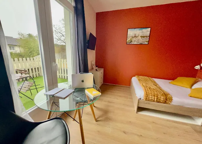 Madrid - Cocon Lumineux Avec Terrasse En Centre-ville I Renove 2026 * Chatellerault